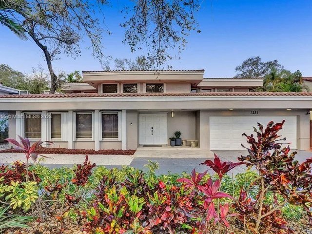 3251 N 37th St, Hollywood FL 33021