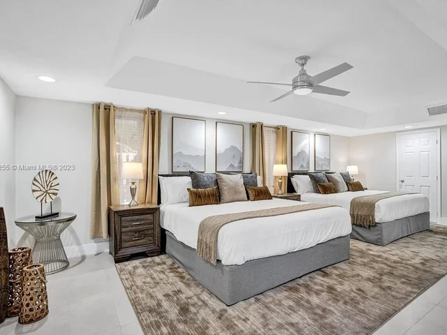 3251 N 37th St, Hollywood FL 33021