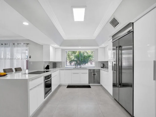 3251 N 37th St, Hollywood FL 33021