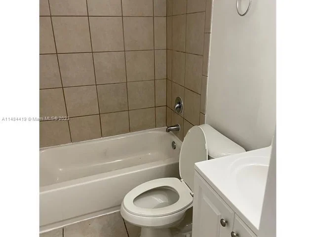 4511 Treehouse Ln # B, Tamarac FL 33319