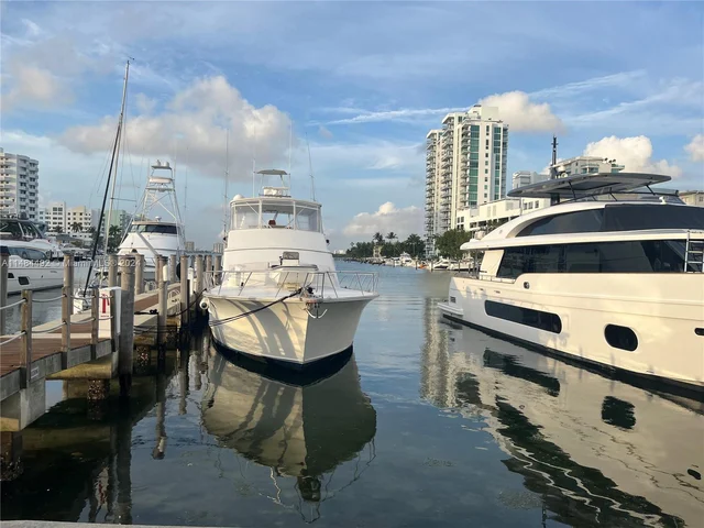 7900 Harbor Island Dr # 1404, North Bay Village FL 33141