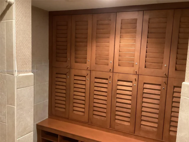 7900 Harbor Island Dr # 1404, North Bay Village FL 33141