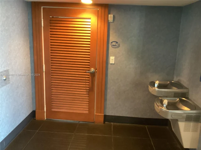 7900 Harbor Island Dr # 1404, North Bay Village FL 33141