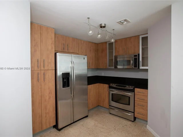 7900 Harbor Island Dr # 1404, North Bay Village FL 33141