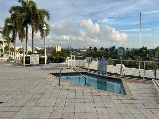 7900 Harbor Island Dr # 1404, North Bay Village FL 33141