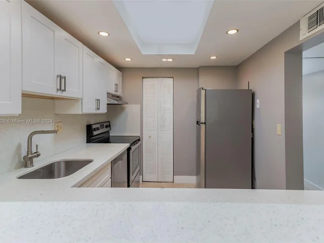 8060 N Colony Cir N # 204, Tamarac FL 33321