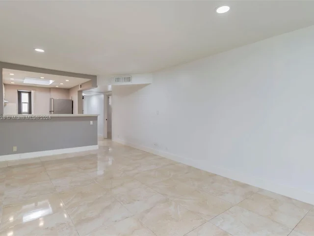 8060 N Colony Cir N # 204, Tamarac FL 33321