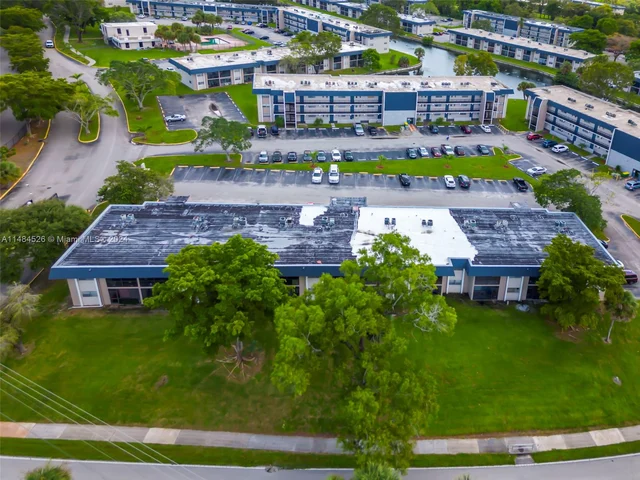 8060 N Colony Cir N # 204, Tamarac FL 33321