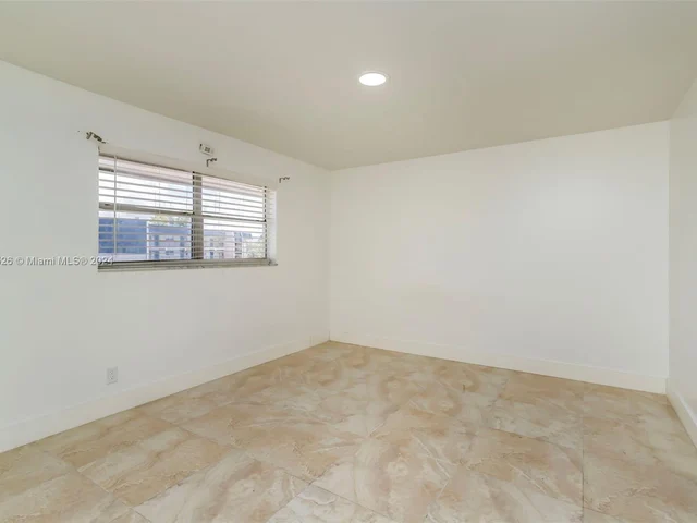 8060 N Colony Cir N # 204, Tamarac FL 33321