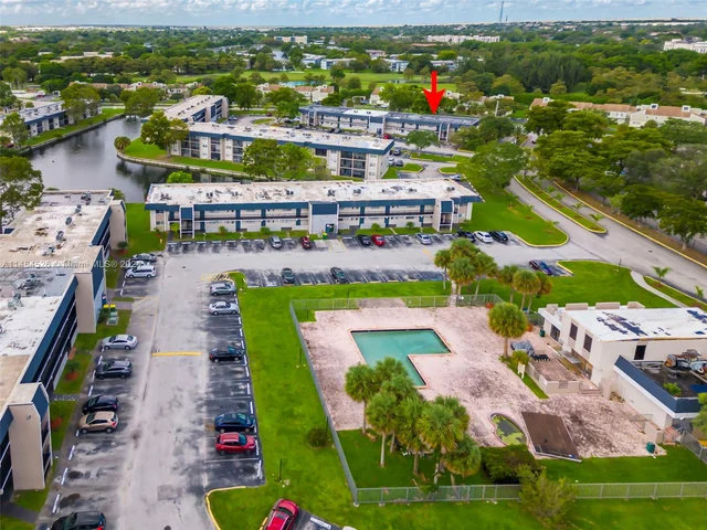 8060 N Colony Cir N # 204, Tamarac FL 33321