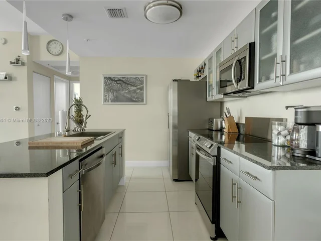 1871 NW S River Dr, Miami FL 33125