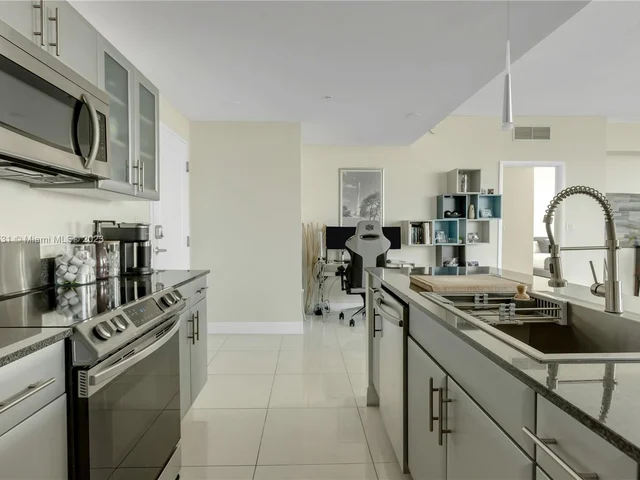 1871 NW S River Dr, Miami FL 33125