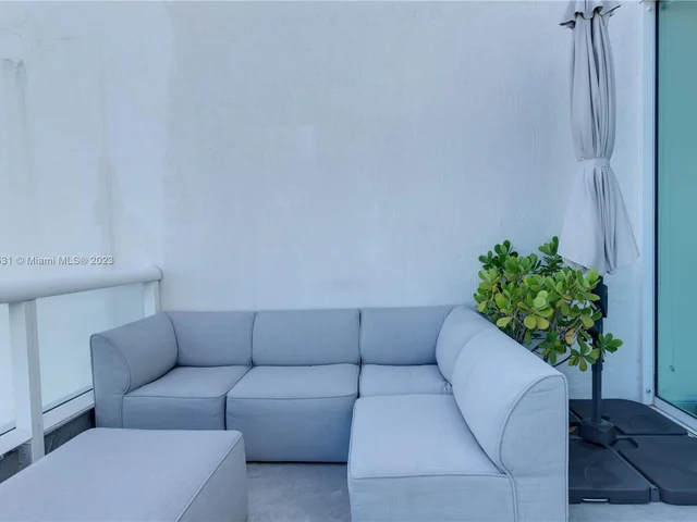 1871 NW S River Dr, Miami FL 33125