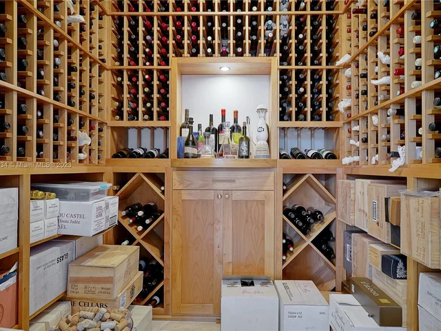 3747 Prairie Ave, Miami Beach FL 33140