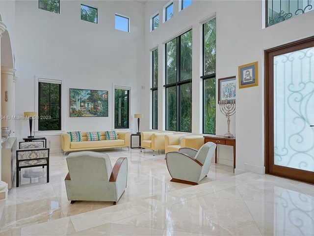 3747 Prairie Ave, Miami Beach FL 33140