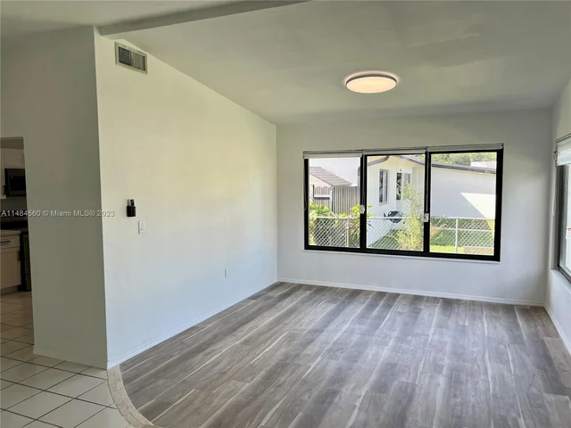 830 NW 170th Ter, Miami Gardens FL 33169