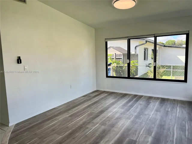 830 NW 170th Ter, Miami Gardens FL 33169