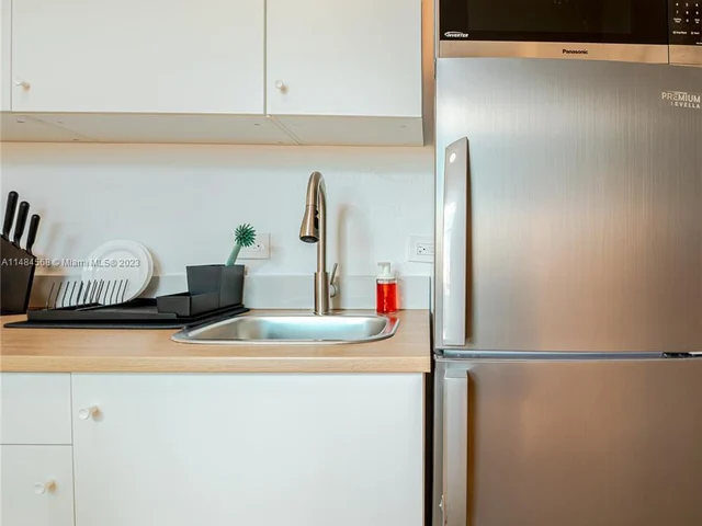 7031 NW 6th Ct, Miami FL 33150