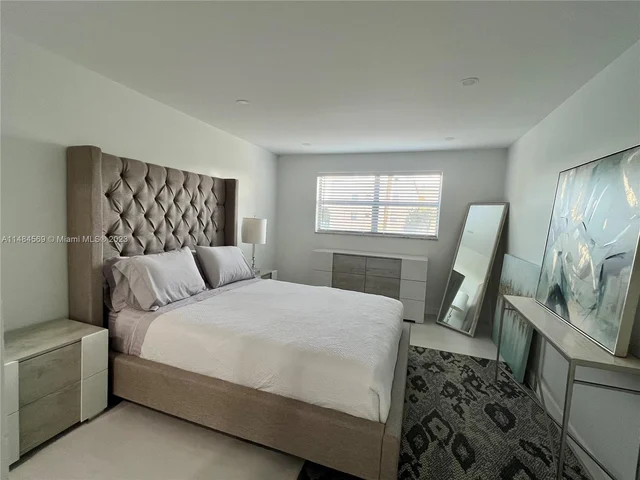 8595 Sunrise Lakes Blvd # 207, Sunrise FL 33322