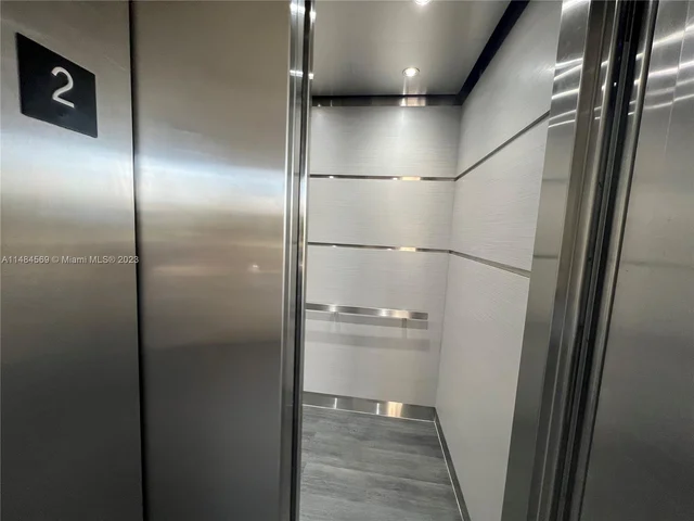 8595 Sunrise Lakes Blvd # 207, Sunrise FL 33322