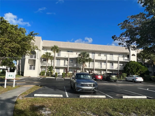 8595 Sunrise Lakes Blvd # 207, Sunrise FL 33322