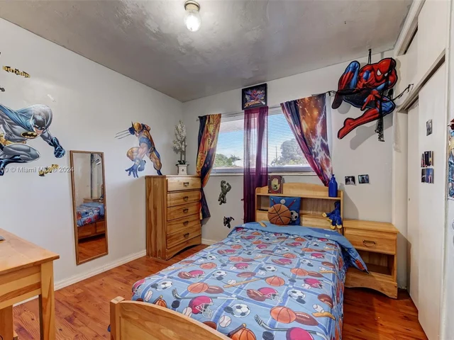 940 NW 181st St, Miami Gardens FL 33169