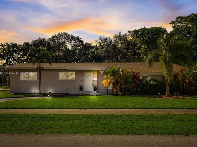 940 NW 181st St, Miami Gardens FL 33169