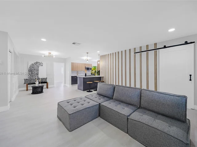 3958 NW 19th Ave, Oakland Park FL 33309