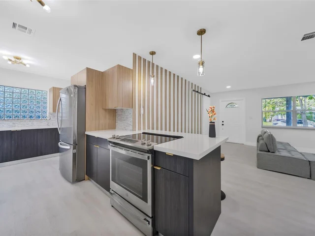 3958 NW 19th Ave, Oakland Park FL 33309