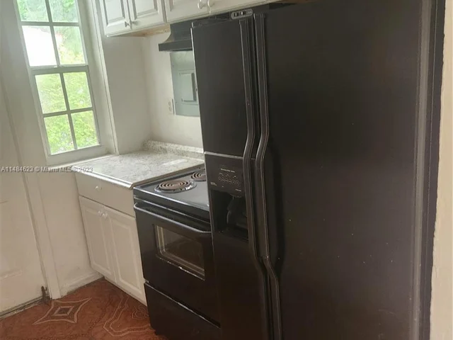 27 NE 43rd St # 2, Miami FL 33137