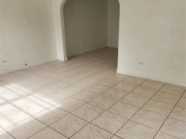 27 NE 43rd St # 2, Miami FL 33137