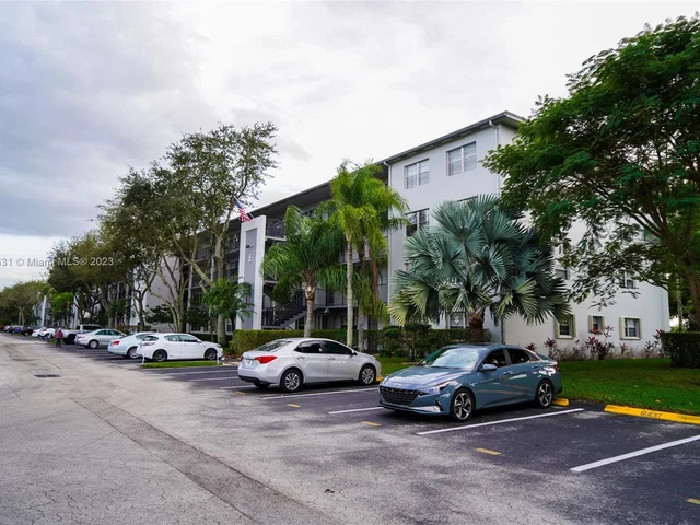 300 SW 134th Way # 108E, Pembroke Pines FL 33027