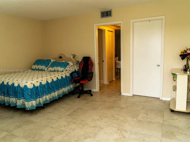 101 SW 132nd Way # 304J, Pembroke Pines FL 33027