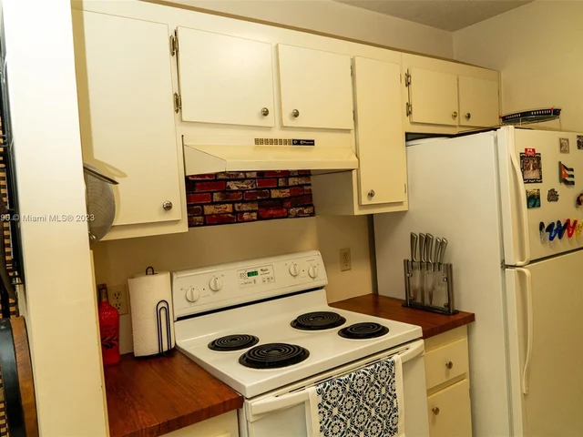 101 SW 132nd Way # 304J, Pembroke Pines FL 33027