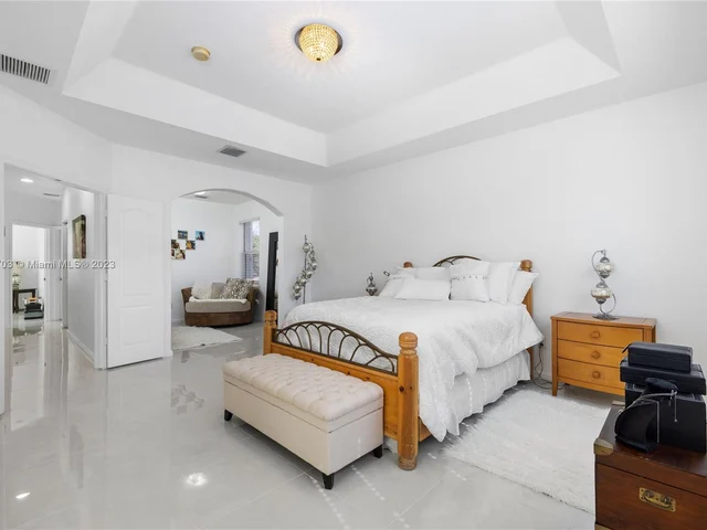 3742 NE 13th St, Homestead FL 33033