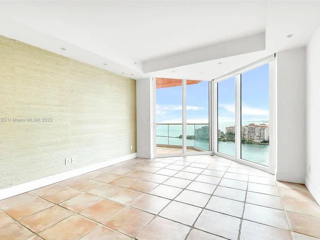 300 S Pointe Dr # 2001, Miami Beach FL 33139