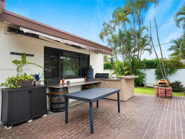 3819 Garfield St, Hollywood FL 33021