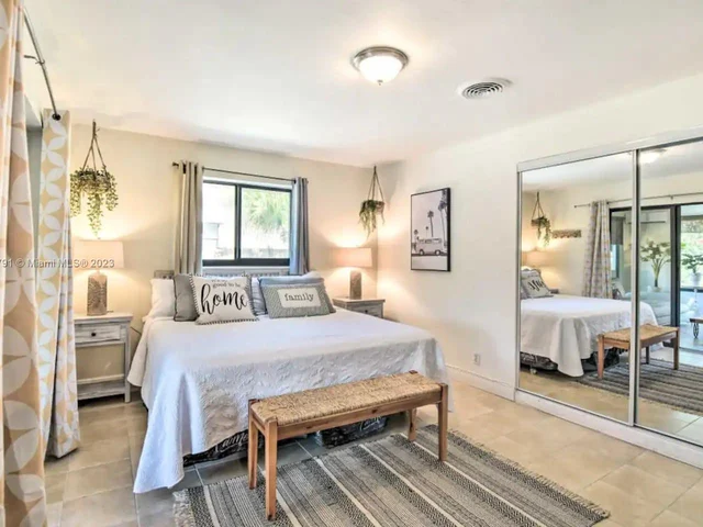 3819 Garfield St, Hollywood FL 33021