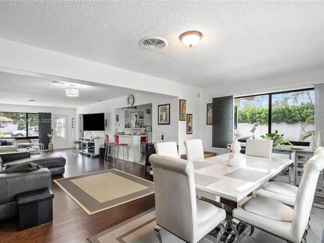 3819 Garfield St, Hollywood FL 33021