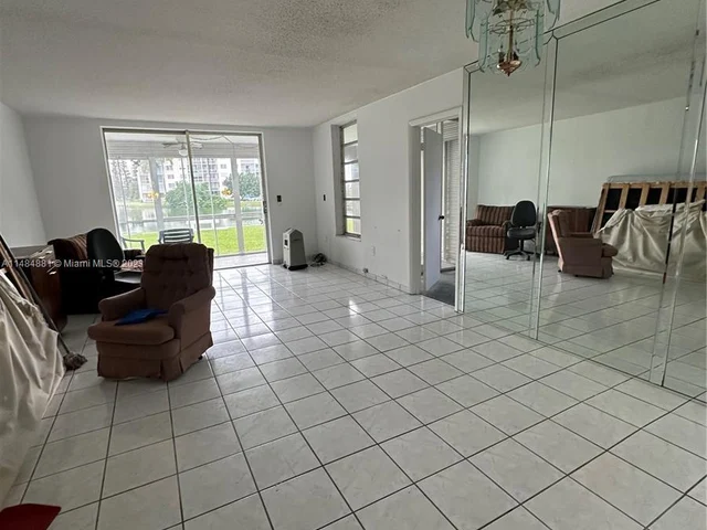 2851 Leonard Dr # J106, Aventura FL 33160