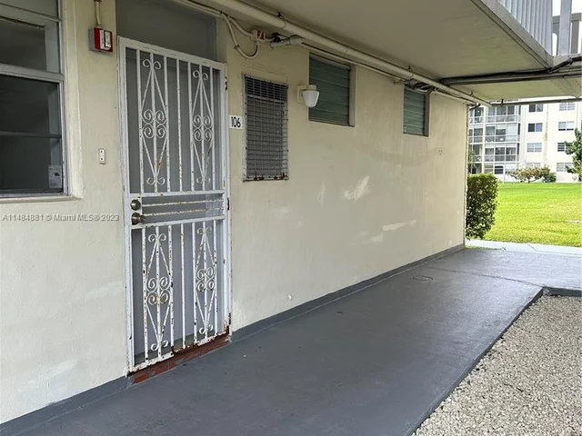 2851 Leonard Dr # J106, Aventura FL 33160