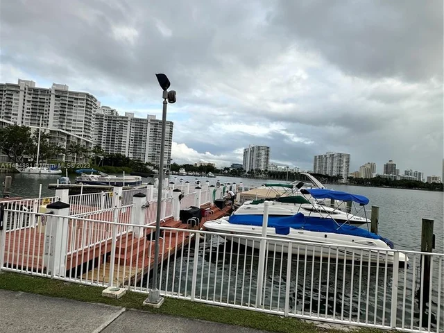 2851 Leonard Dr # J106, Aventura FL 33160