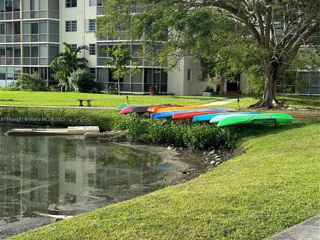 2851 Leonard Dr # J106, Aventura FL 33160