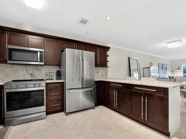 701 NE Harbour Ter # 205, Boca Raton FL 33431