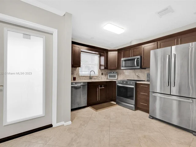 701 NE Harbour Ter # 205, Boca Raton FL 33431