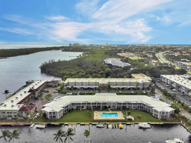 701 NE Harbour Ter # 205, Boca Raton FL 33431