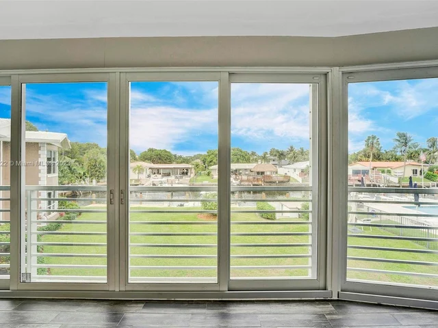 701 NE Harbour Ter # 205, Boca Raton FL 33431