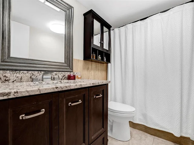 701 NE Harbour Ter # 205, Boca Raton FL 33431