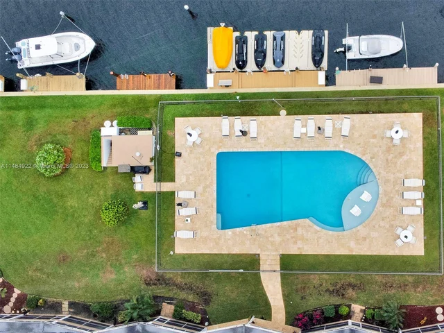 701 NE Harbour Ter # 205, Boca Raton FL 33431