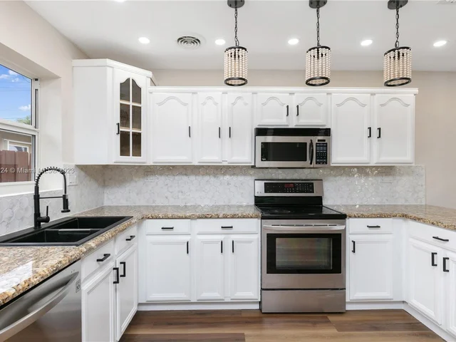 1507 Harding St, Hollywood FL 33020